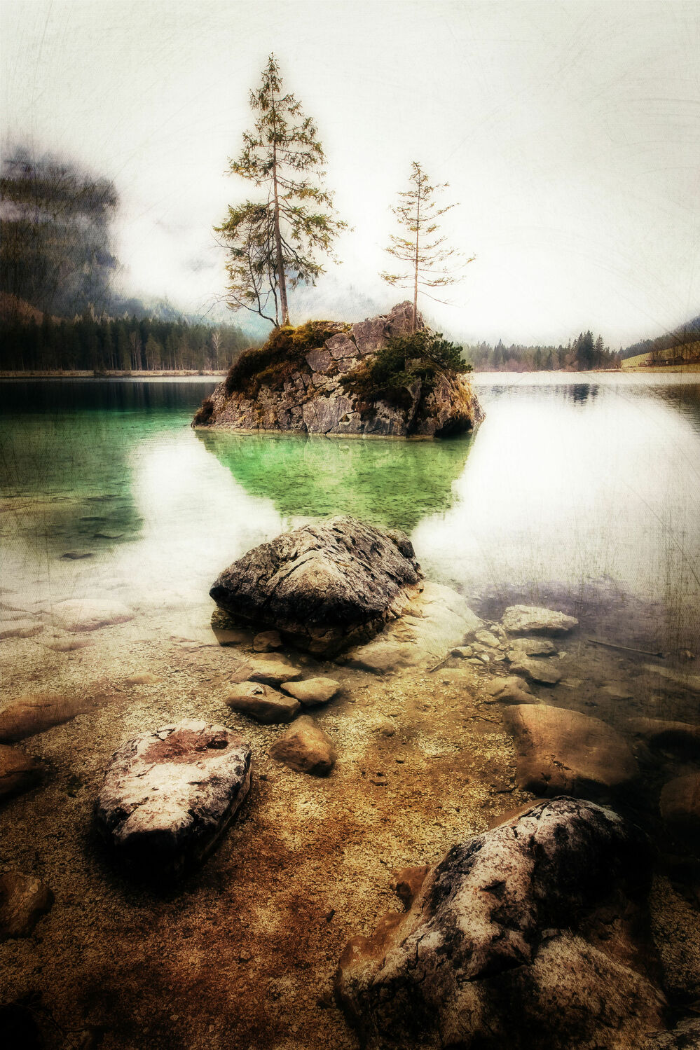 Bild mit Nadelbäume, Steine, Waldblick, Nature, Seeblick, Bergsee, Natur pur, Landscape & Nature, Steine im Wasser, klares Wasser