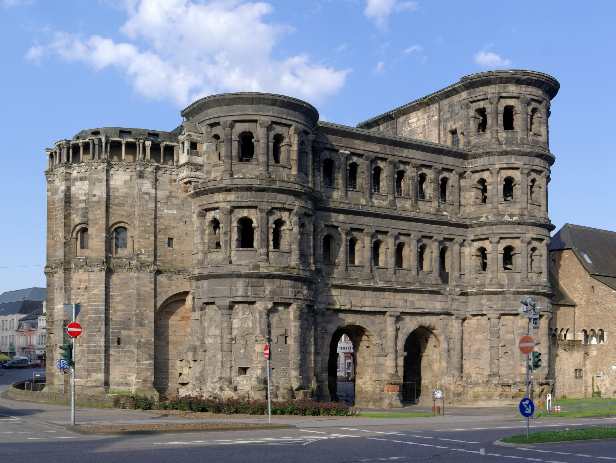 Bild mit Deutschland, bauwerk, Trier, berühmtes Bauwerk, porta nigra, römisch, römisches Bauwerk, Antike, Römisches Reich