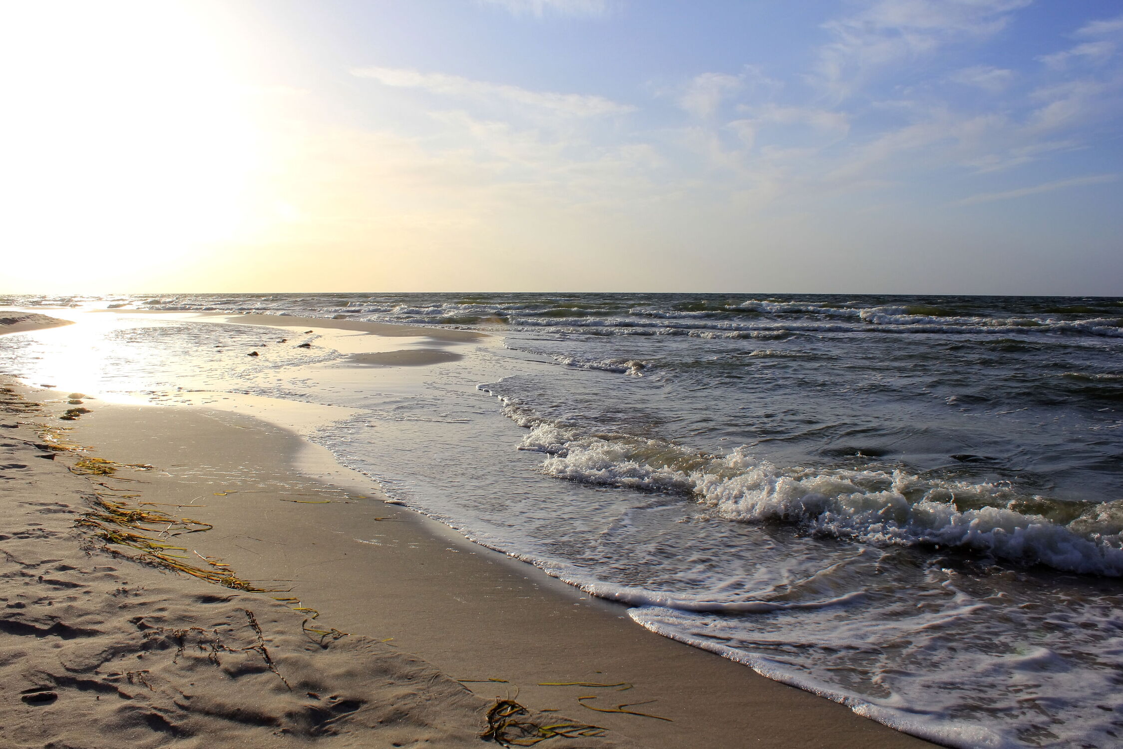 Bild mit Wellen, Sonnenuntergang, Strand, Ostsee, Meer, Küste, Erholung, Rügen, Norden, Abends