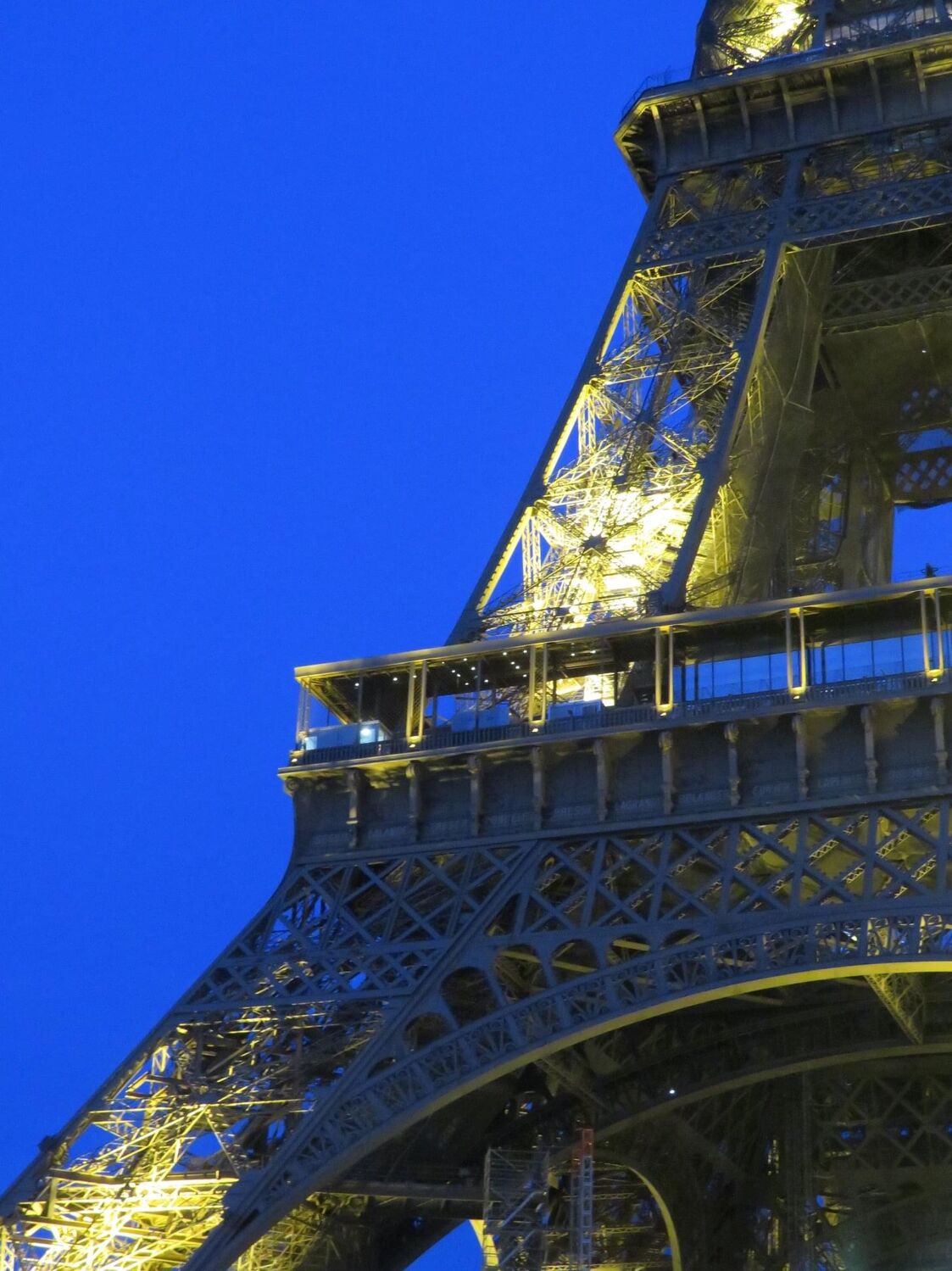 Bild mit Urlaubsfoto, Licht, Eiffelturm, Paris, turm, Nacht, nahaufnahme, Städtereise