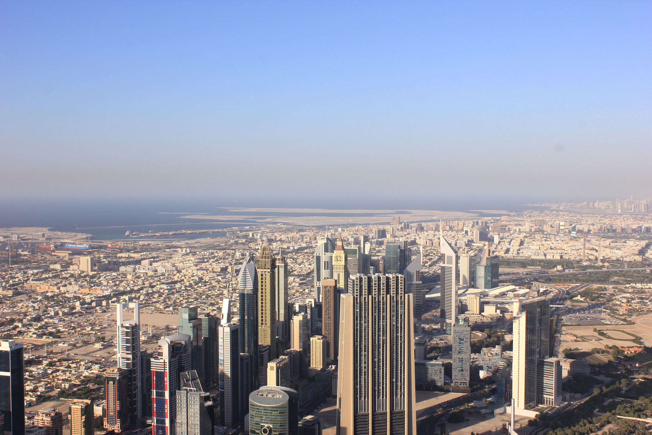 Bild mit City, desert, Dubai, architecture, buildings, Center, cityscape, brown, united arab emirates, desert city