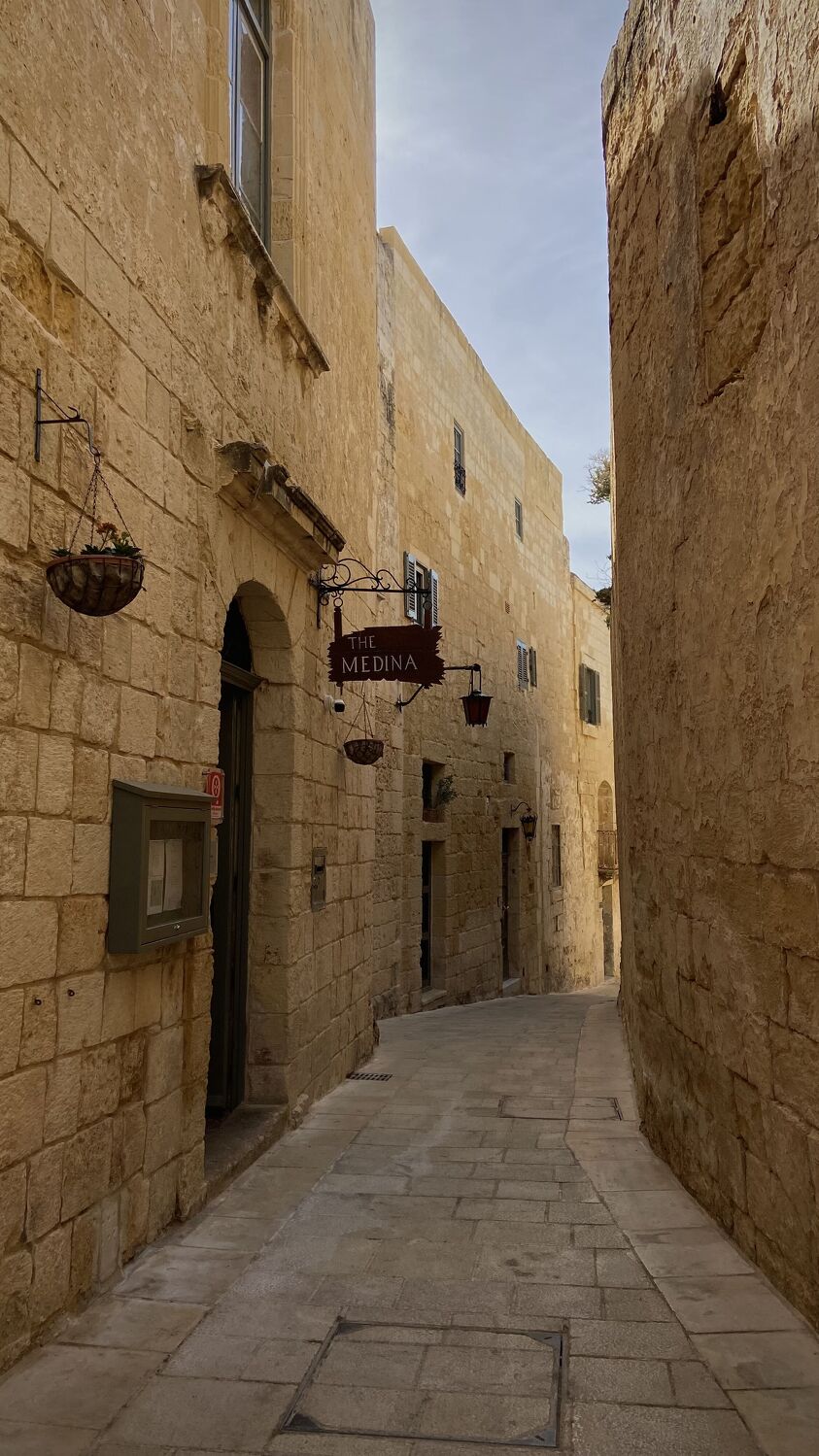 Bild mit Beige, Häuser, Gasse, Haus, Haus Gasse, Hauptstadt, Malta, medina