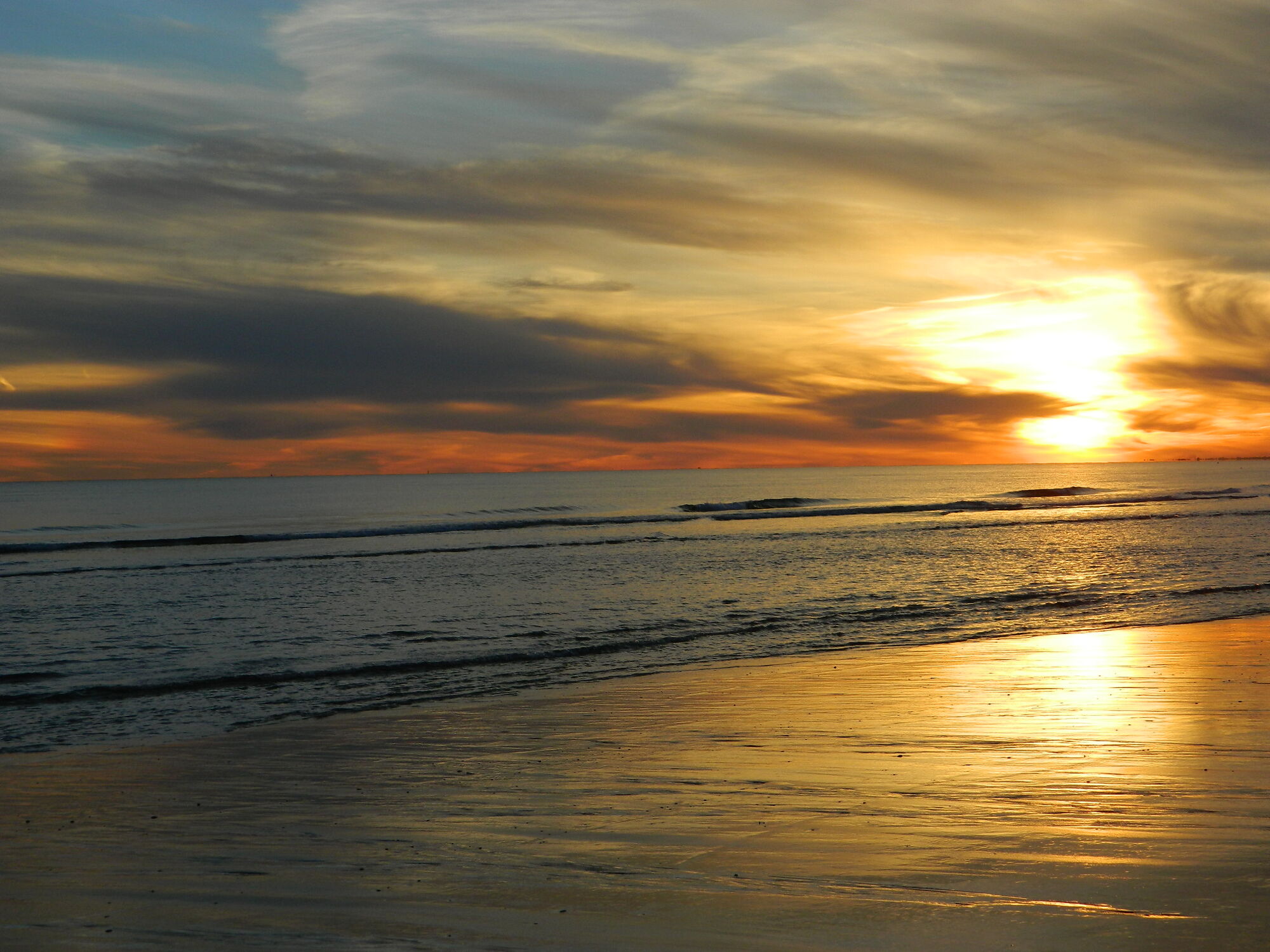 Bild mit Wolken, Wellen, Sonnenuntergang, Strand, Meer, Algarve