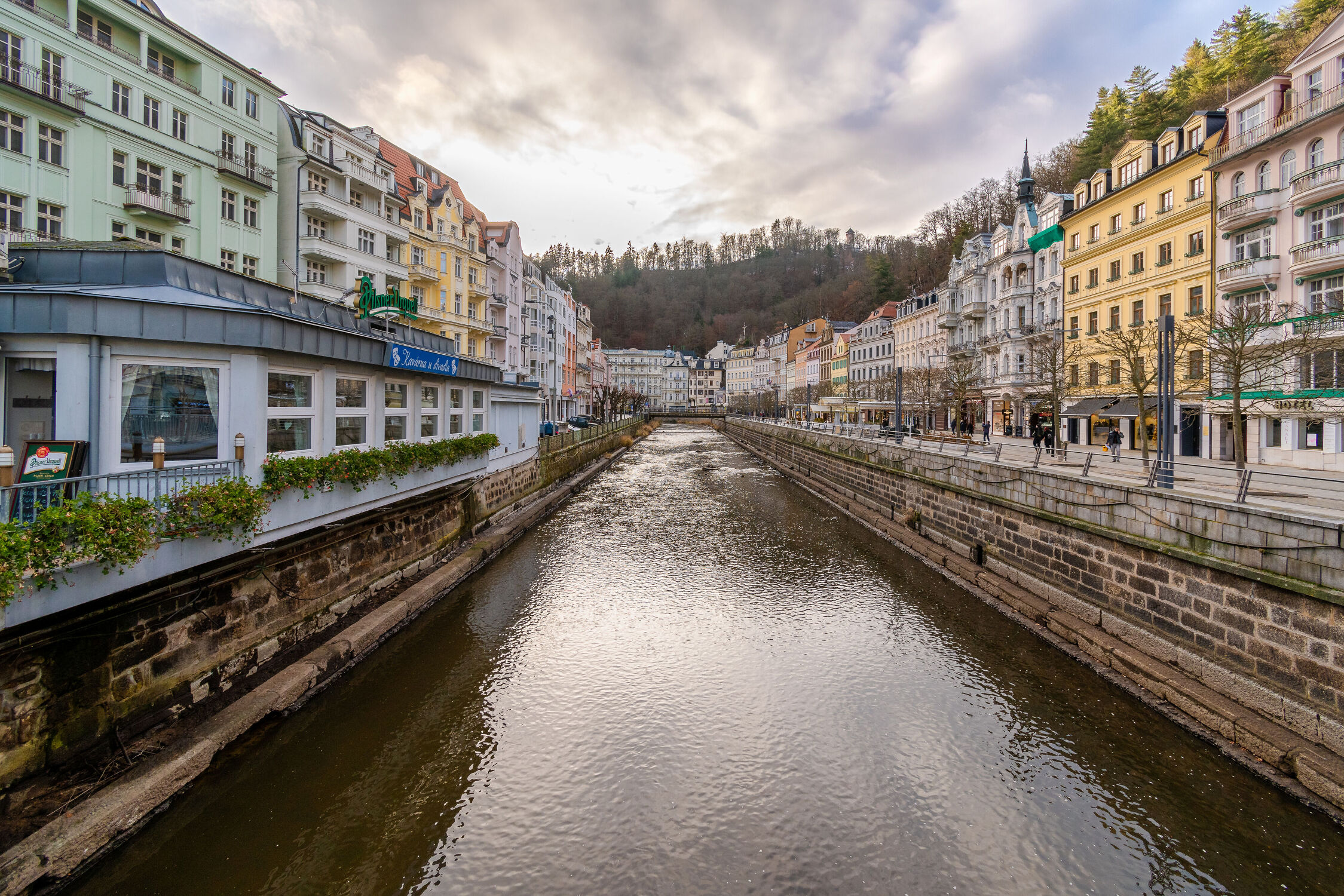 Bild mit Wasser, Stadt, Europa, Kurort, Osteuropa, Tschechien, Karlovy Vary, Quellen, Kur, Karlsbad
