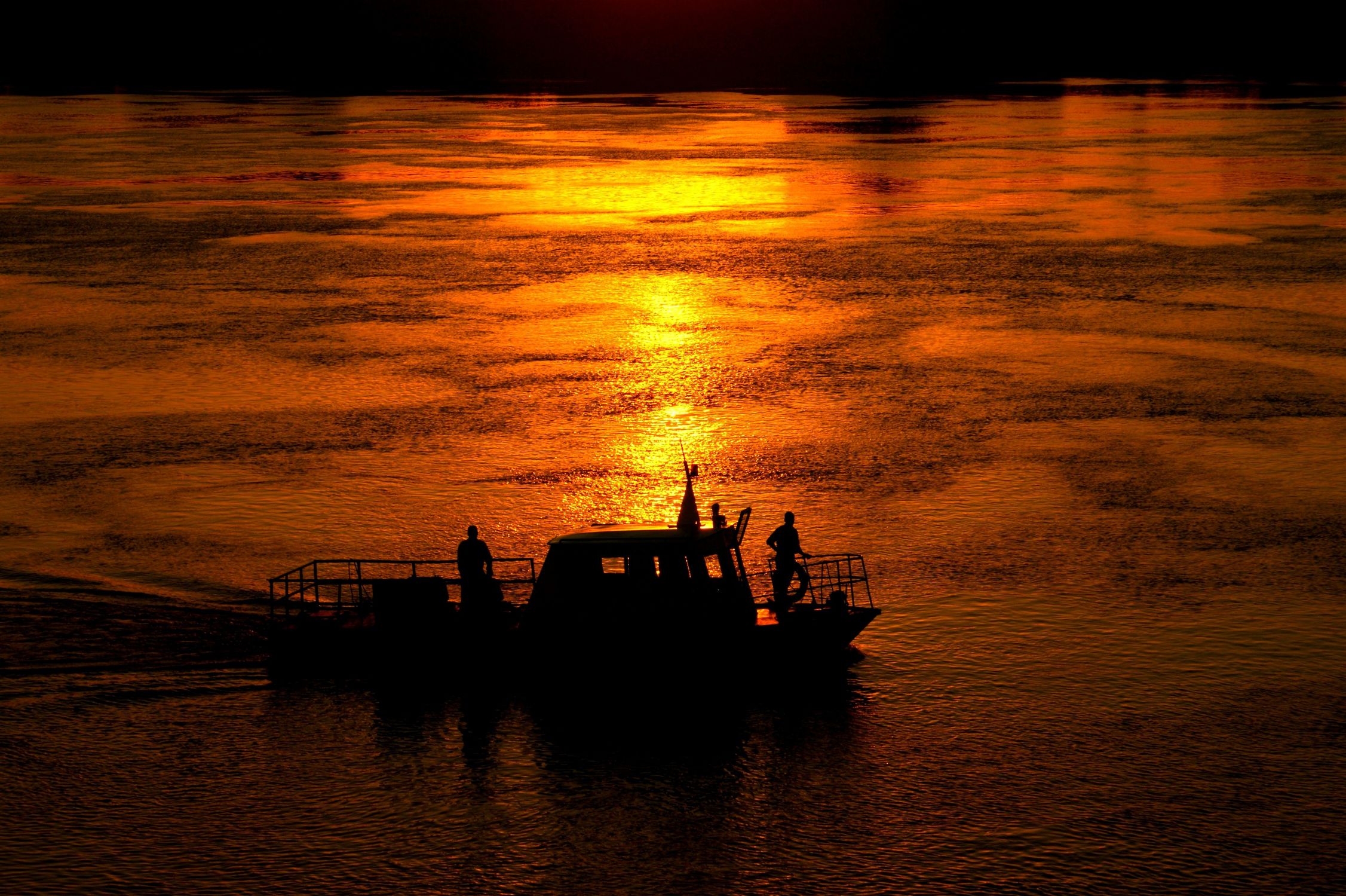 Bild mit Sonnenuntergang, Sonnenaufgang, Boote