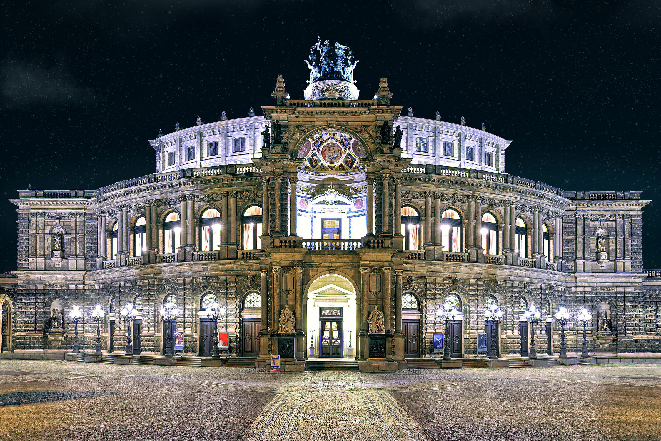 Bild mit Architektur, Gebäude, Dresden, Semperoper, Sachsen, Staatsoper, Saxony