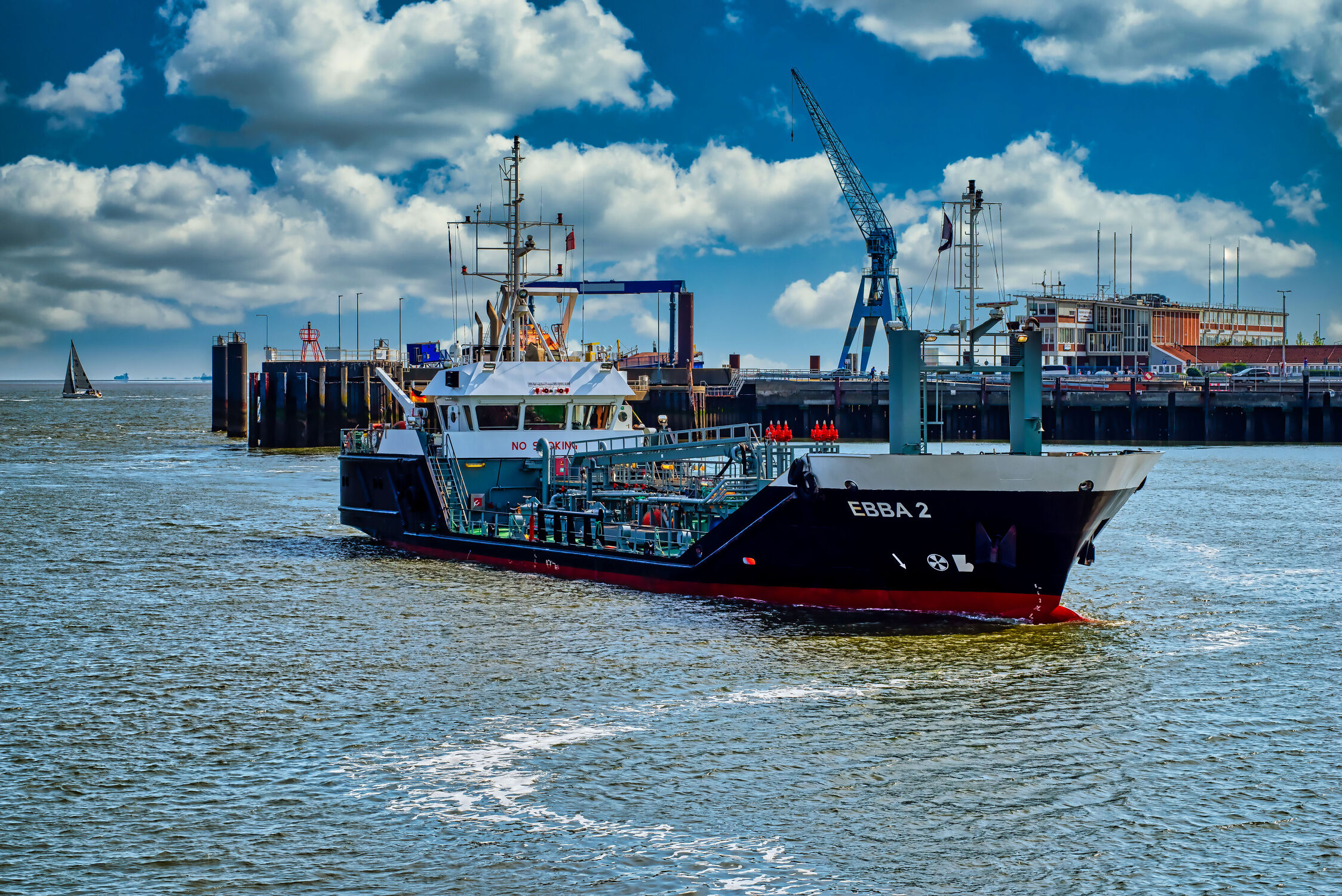 Bild mit Wasser, Wolken, Transport, Häfen, Schiff, Nordsee, Blauer Himmel, Cuxhaven