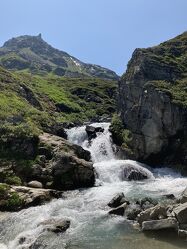 Bild mit Alpen, Bach, Wasserfall