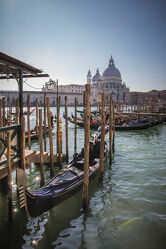 Bild mit Wasser, Italien, Hafenstadt, Boote, Kirche, Stadtansichten, Städtereisen, venedig, cityscape, gondel