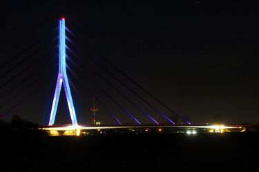 Weseler Brücke in der Nacht