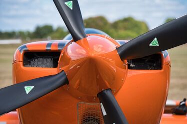 Bild mit Orange, Fliegen, FARBE, Flugzeug, flugzeugpropeller, propeller