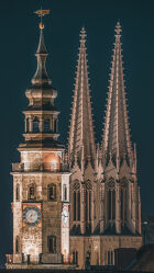 Peterskirche und Rathausturm