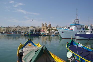 Bild mit Urlaub, Häfen, Hafenanlage, Boote, Reisen, holzboote, Fischerboote, Malta, Marsaxlokk