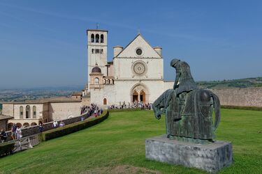 Bild mit Italien, basilika, Assisi, umbrien, franziskus, heiliger, francesco