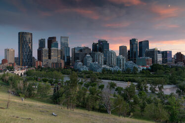 Bild mit Sonnenuntergang, Städte, Panorama, Reisen, Skyline, Tourismus, Nordamerika, Alberta, Kanada, Calgary