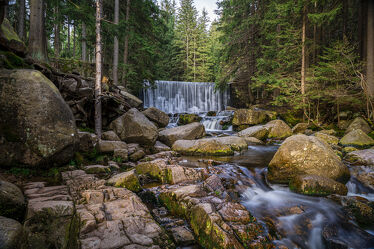 Wilder Wasserfall in Karpacz im Riesengebirge