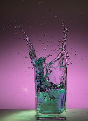 Bild mit Wasser, Grün, Rosa, Splash, Eiswürfel