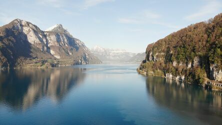Bild mit Berge, Hintergrund, See, Schweiz, Walensee, Drohne