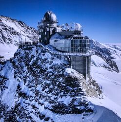 Aussichtsplattform Schweizer Alpen