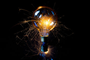 Bild mit Licht, Grafisches Lichtspiel, Lichteffekt, Lampe, explosion, glühbirne