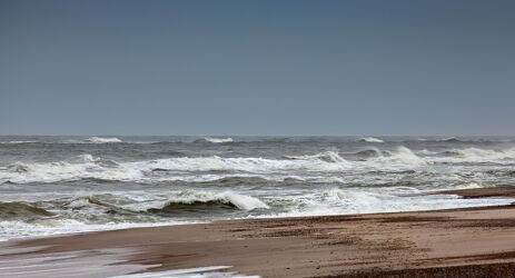 Bild mit Wasser, Wolken, Wellen, Sand, Strand, Meer, Gewitter, Regen, sturm, Unwetter