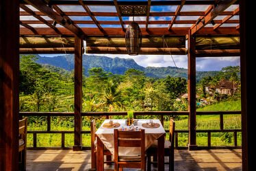 Tisch, Restaurant in den Reisfeldern Bali