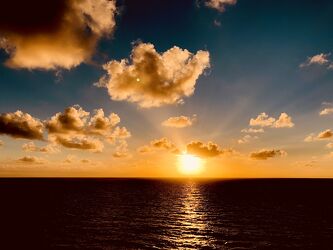 Bild mit Meere, Meerblick, romantik, Sonnenuntergang am Meer
