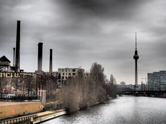 Bild mit Wolken, Berlin, Berliner Fernsehturm