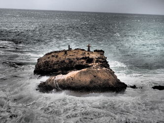 Bild mit Felsen, Wellen, Meer, Unwetter, Stürme