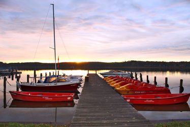 Bild mit Sonnenuntergang, Segelboote, Sonnenaufgang, Boote, Steg, Holzsteg, Scharmützelsee