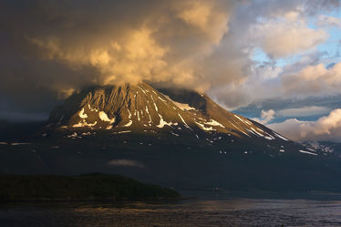 Berg in Wolken in Norwegen 2
