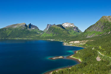 Bergsfjord auf Senja