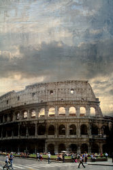 Menschen am Colosseum