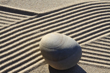 Bild mit Stein, Sand, Meditation, Ruhe, Entspannung, Stillleben, Spa, Linien, Linie