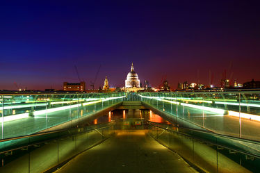 Bild mit Städte, Brücken, England, London, Stadt, London Bridge, Brücke, City, Nachtaufnahmen, Nacht, Skyline, Stadtleben, night, bridge