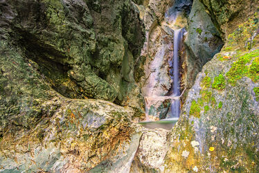 Bild mit Natur, Wasser, Felsen, Wasserfall, Naturgewalten, ursprünglich, fliessend, Kochel am See, Wildwasser, Heckenbach Wasserfall