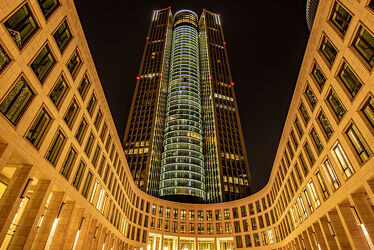 Bild mit Architektur, Glas, hochhaus, wolkenkratzer, frankfurt, Stahl, Büros, Hotel, Tower, Büroturm