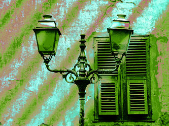Bild mit Romantische Straßenlampe, Laterne, Fensterblick, Lampe, fensterladen