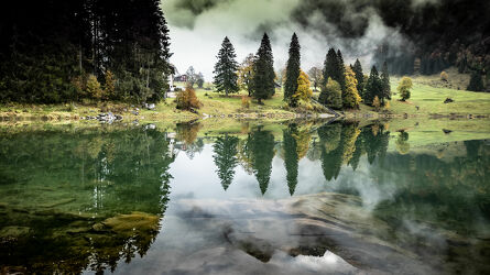 Bild mit Gewässer, Bergsee, Landschaftspanorama, Landschaften im Herbst