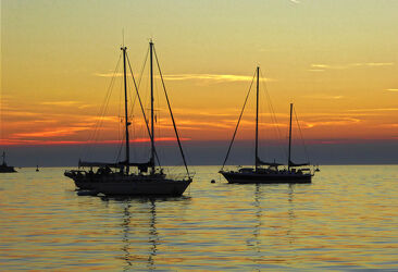 Bild mit Sonnenuntergang, Meer, Segelschiffe, adriatischesee