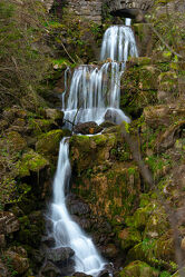 Bild mit Wasser, Gewässer, Wasserfälle, Wasserfall, Gewässer im Wald, in den Bergen, water, Watersplash