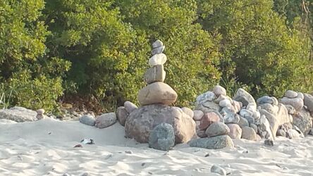 Bild mit Sand, Sandstrand, Ostsee, Meer, Steine, Nordsee, Skulptur