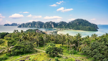 Bild mit Palmen, Inseln, Sandstrand, Meerblick, Insel, Urlaubsfoto, Paradis, südostasien, Phi Phi, Thailand