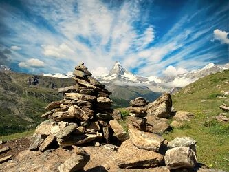 Bild mit Natur, Berge, Landschaft, Sehenswürdigkeit, gestapelte Steine, Reisefotografie, Reise, Wandern, Matterhorn, Zermatt