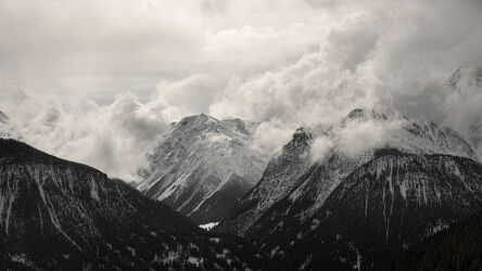 Bild mit Landschaften, Winter, Wolken, Weiß, Schwarz, Alpen Panorama, Graubünden, Bergpanorama